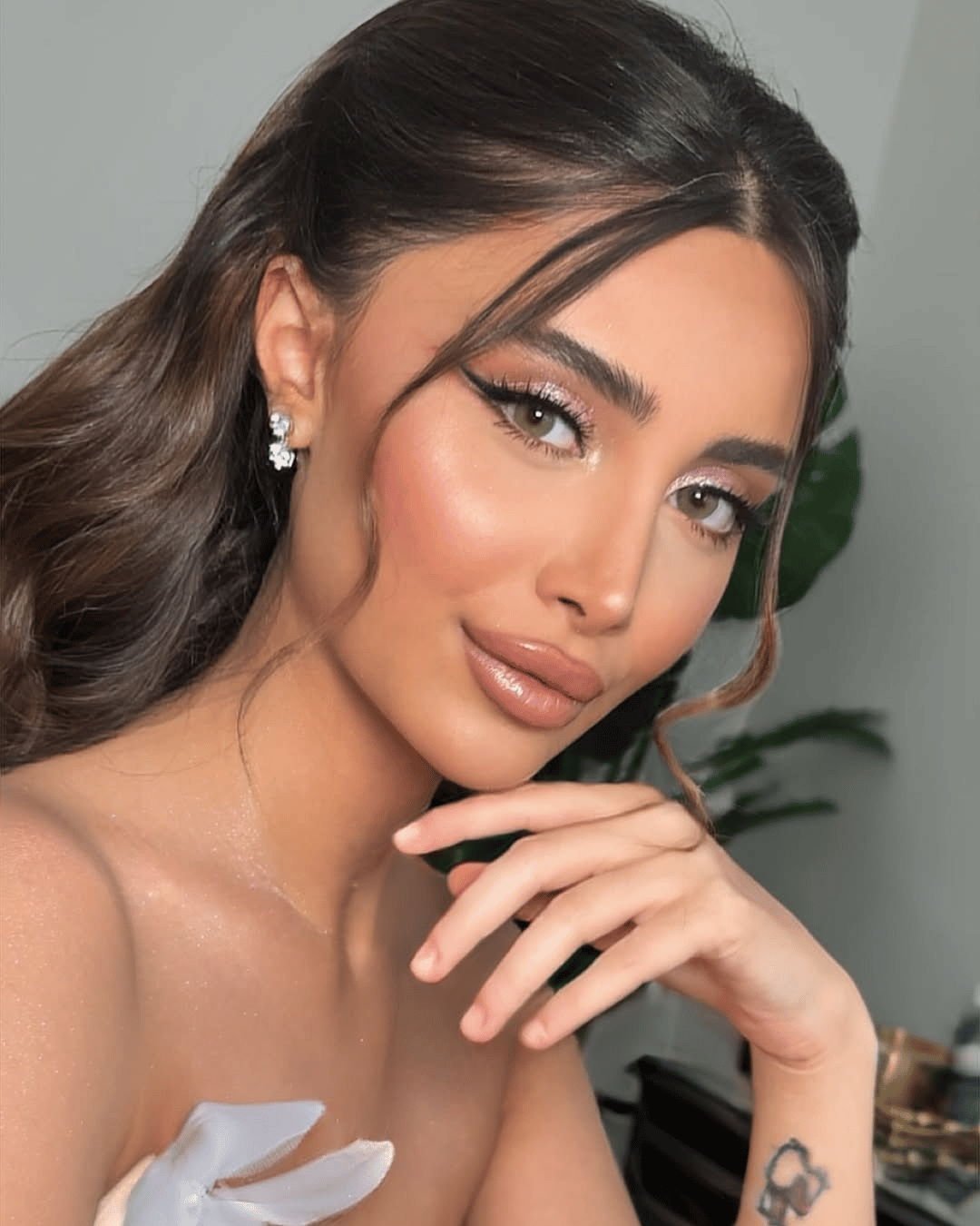 Soft glam bridal makeup look by Pink Soul